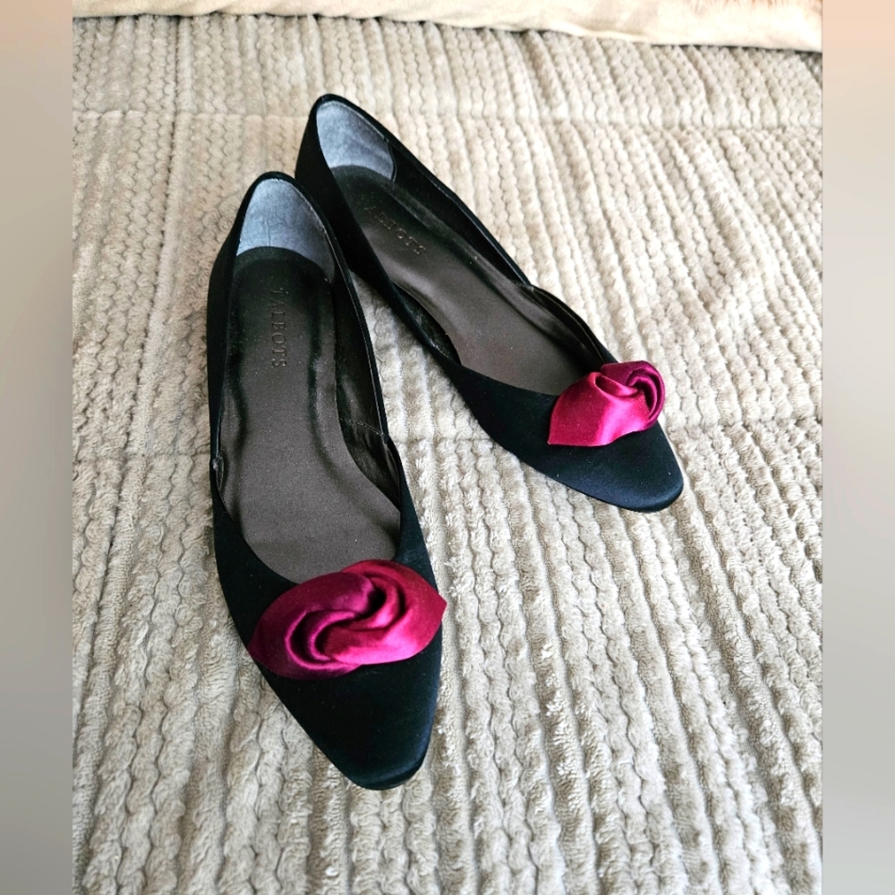 TALBOTS | Black Satin Red Flower Ballet Flat Women's sz 7.5